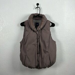 GAP Women’s Gray Thermal Vest Size M with Zip Pockets Outdoor Hiking Core Winter